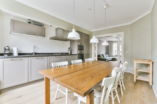 Comment les marques de cosmétiques peuvent-elles utiliser les filtres AR sur Instagram pour promouvoir leurs produits?